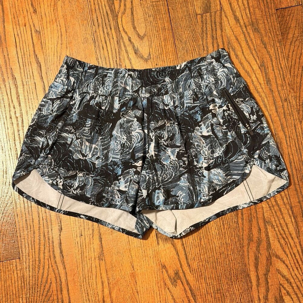 Lululemon Metallic Flower Black Shorts Womens Size 12 4 Inch Inseam